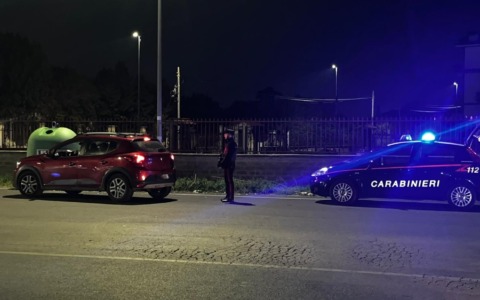 Aggredisce l’ex e un carabiniere: fermato con il taser