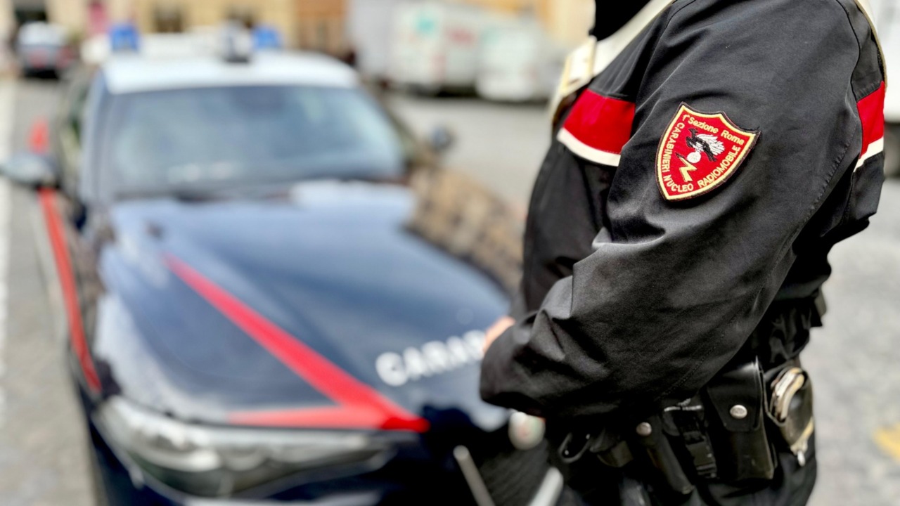 Fuga all’alt dei carabinieri: inseguimento e arresto per guida in stato di ebbrezza