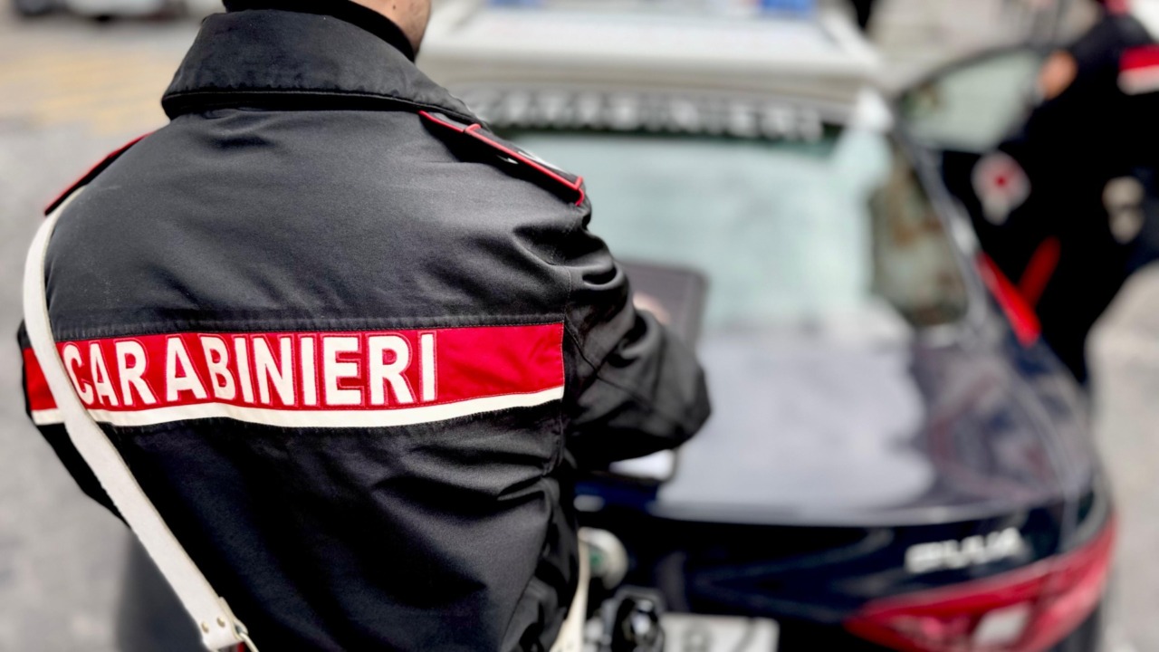 Aggressione al bar: arrestato 48enne dopo aver aggredito i carabinieri