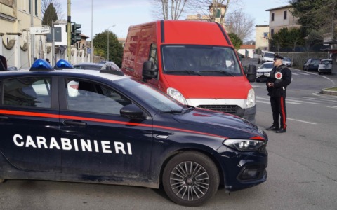 Arrestato un uomo per tentato accesso violento in casa della madre