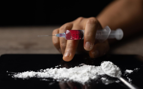 Evasione dai domiciliari: 29enne ferito al pronto soccorso con droga