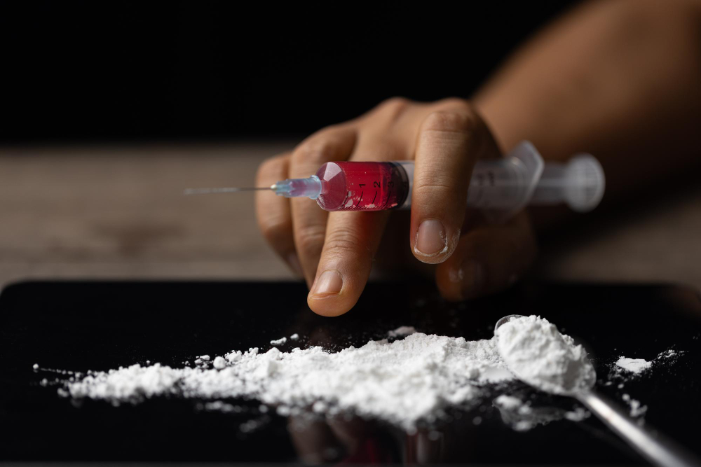 Evasione dai domiciliari: 29enne ferito al pronto soccorso con droga