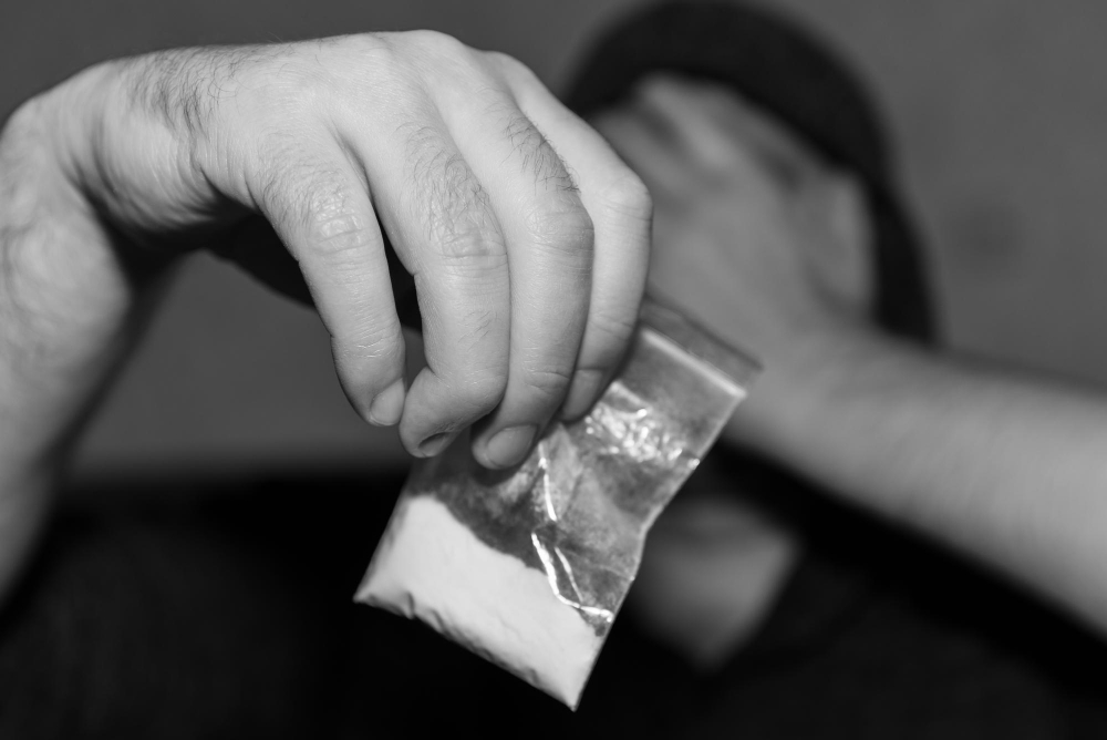 A Como mezzo chilo di cocaina nascosto sotto il letto