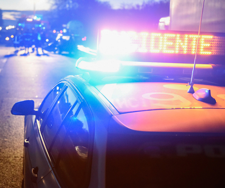 Incidente tra auto e moto in via Tommaso Grossi: ferito un motociclista
