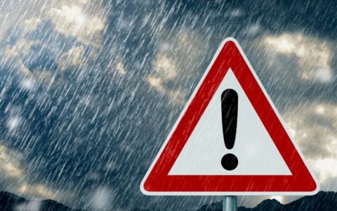 Temporali e allagamenti, viabilità in difficoltà nel Comasco