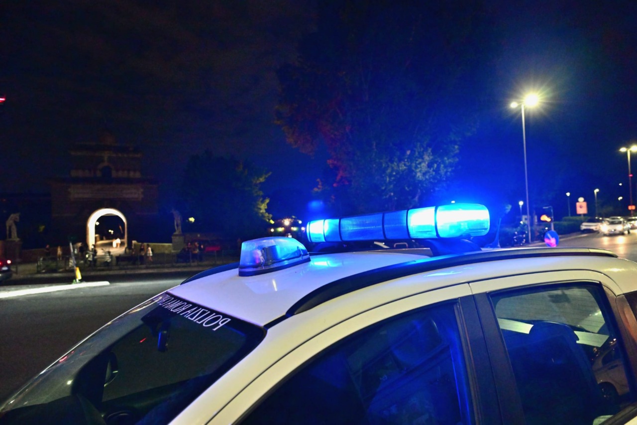 Aggressione per un debito di 20 euro, due giovani arrestati
