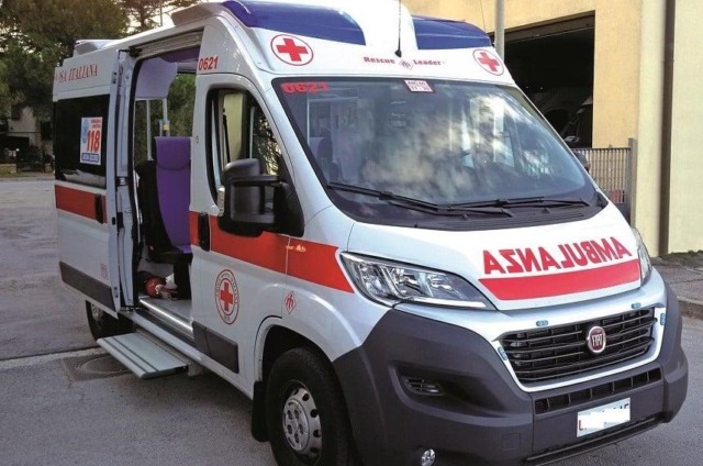 Due giovani feriti dopo una rissa nella notte