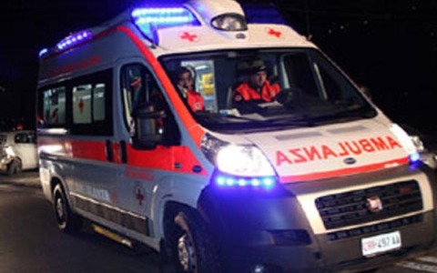 Un masso travolge un alpinista: intervento in elicottero per il soccorso