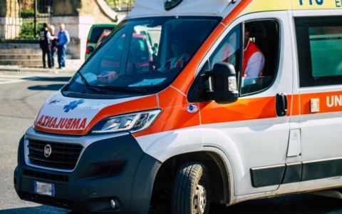 Notte di emergenze nel Comasco: investimenti, incendi e intossicazioni