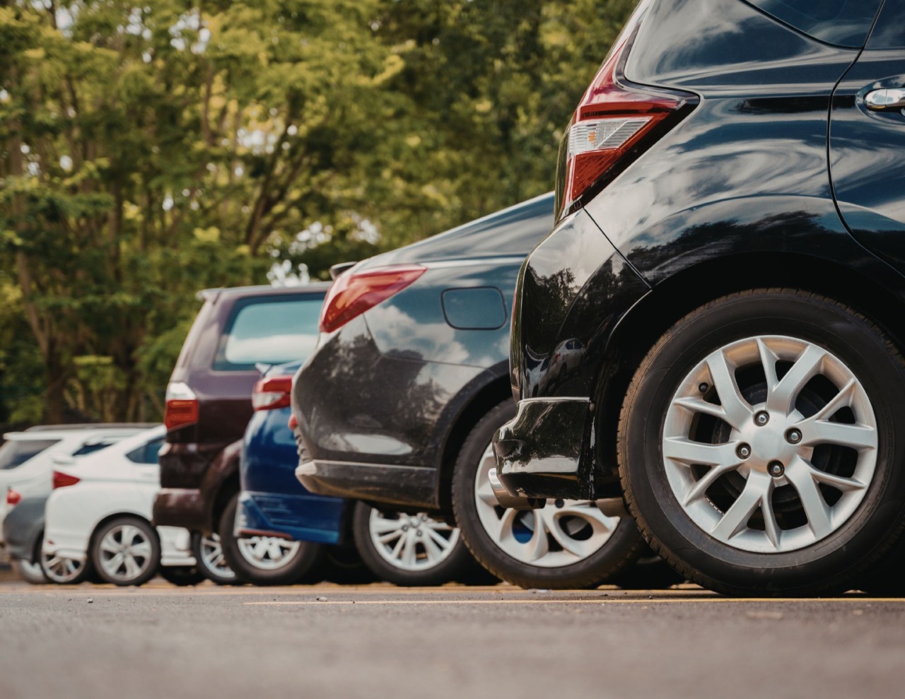 Auto danneggiata nelle strisce blu, appello da Cantù