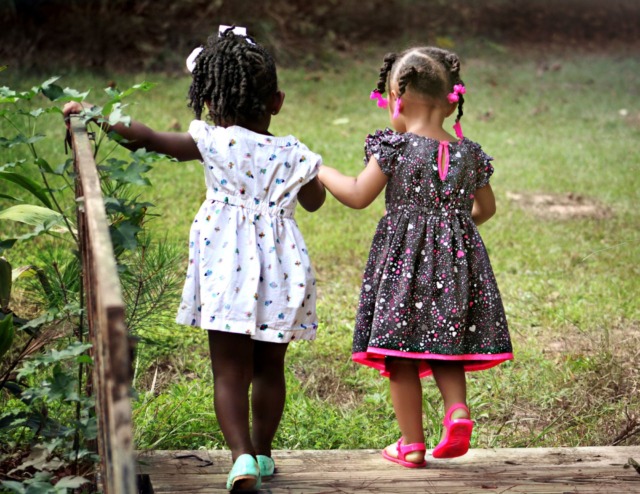 Camminata sensoriale per bambini a Olgiate Comasco