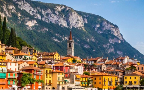 Rimosso un cestino nel centro di Como, la protesta di un cittadino